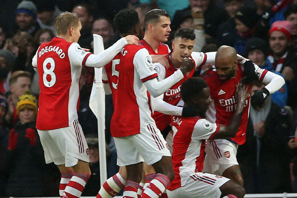 马塞洛儿子恩佐代表皇马在青年欧冠首秀，马塞洛在场边见证（马塞洛之子恩佐完成皇马青年欧冠首秀，父亲场边见证）