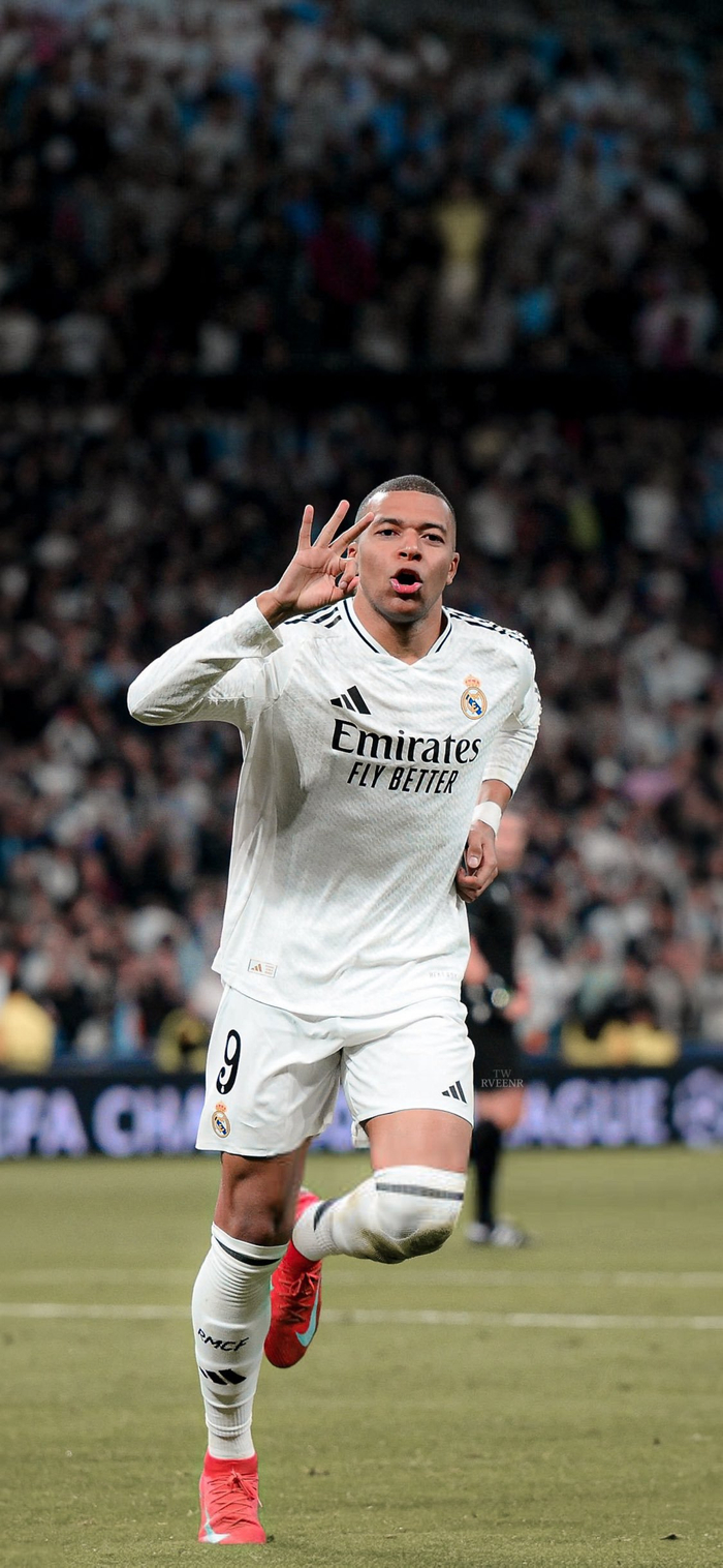 自称亚泰18岁后卫刘议阳女友的账号指控其恋爱期出轨、裸聊（网传自称亚泰18岁后卫刘议阳女友的账号发文，指其在恋爱期间出轨并涉裸聊）