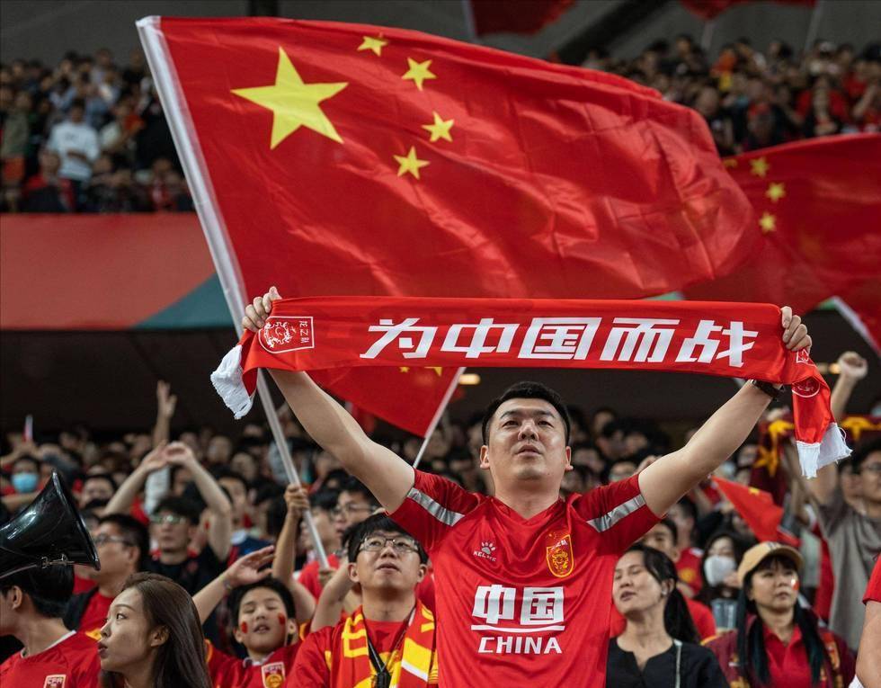 詹皇专属纪念徽章细节揭晓：致敬传奇23赛季 激动表示深感荣幸