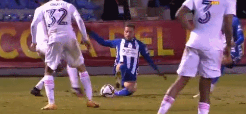 迪卡尼奥：尤文球员不是斯帕莱蒂挑的，他得研究哪些人能信任（迪卡尼奥：尤文球员并非斯帕莱蒂所选，他需甄别谁值得信任）