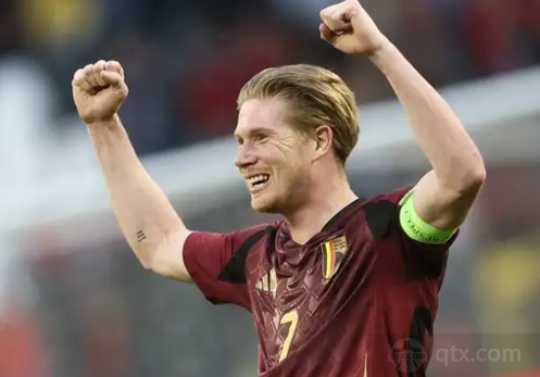 维蒂尼亚是第九位欧冠对英格兰球队戴帽球员，也是葡萄牙首人（维蒂尼亚成欧冠对英格兰球队上演帽子戏法的第九人，葡萄牙球员第一人）