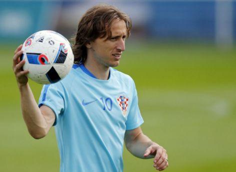 型男四连拍！📷（镜头连发四张，型男出镜！📷）