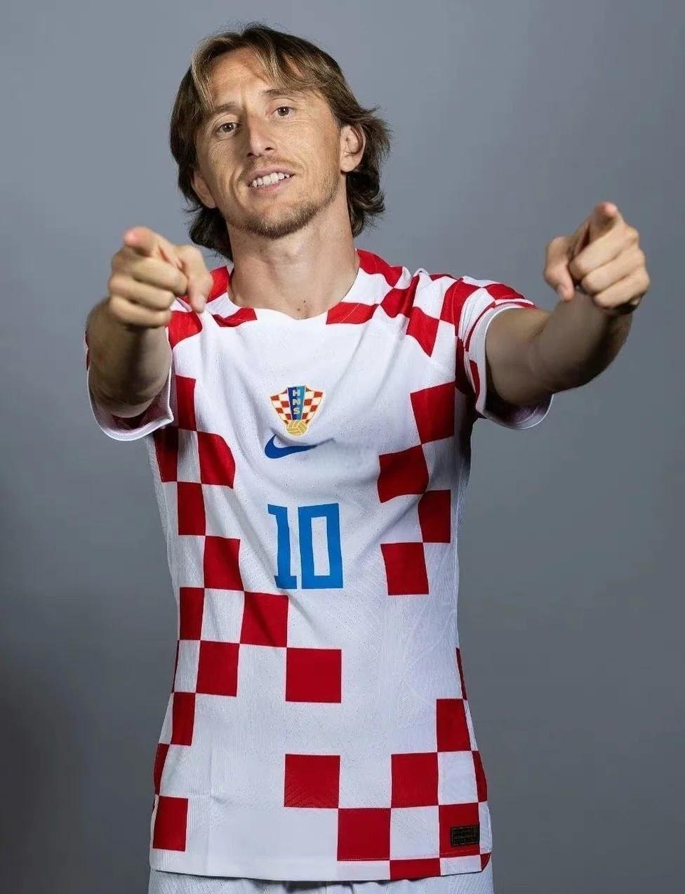 波兰主帅：希望面对荷兰能有更多控球；已证明能与他们抗衡（波兰主帅：力争对荷兰掌控更多球权，球队已展现与其抗衡能力）